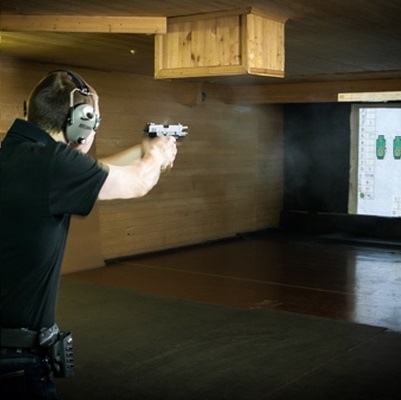 Стрельба из боевого оружия в тире в подарок. Ultra Подарки Томск. Подарочный сертификат на стрельбу из оружия боевом тире. Подарите своему мужчине или другу стрельбу из пистолета или карабина, дайте ему возможность выпустить пар и почувствовать достижение цели. UltraPodarki.ru 8-800-505-9530. Стрельба из боевого оружия Томск, боевой тир Томск, стрельба из огнестрельного оружия Томск, Стрельба из боевого оружия, Стрельба Томск