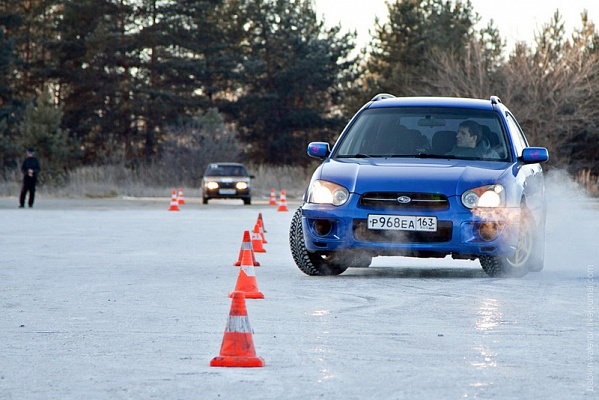 Контраварийное вождение в Сочи. Ultra Подарки. Купить уроки контраварийного вождения в Сочи. Научитесь водить машину в любых условиях! Сервис UltraPodarki.ru 8 800 505 95 30. Контраварийное вождение Сочи, контраварийное вождение, экстремальное вождение Сочи, экстремальное вождение, обучение вождению Сочи, обучение вождению, вождение Сочи, вождение,  курс вождения Сочи, курс вождения, курсы экстремальное вождения Сочи, курсы экстремального вождения, обучение в автошколе Сочи, обучение в автошколе