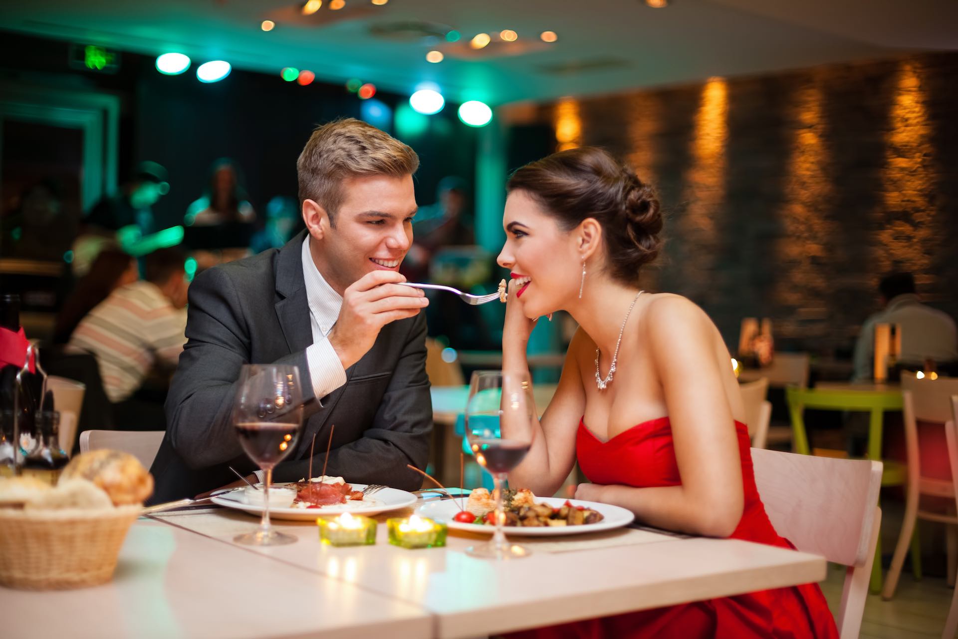 Романтическое свидание в ресторане в Сочи