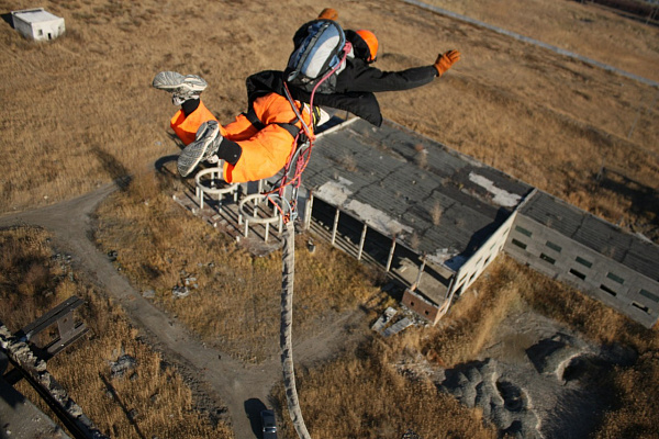 Роупджампинг - прыжки с верёвкой в Сочи. Подарочные сертификаты Ultra Подарки. Роупджампинг в Сочи - Экстремальный оригинальный подарок или подарочный сертификат на Роупджампинг - прыжки с верёвкой. Сервис UltraPodarki.ru 8-800-505-95-30. роупджампинг Сочи, прыжок веревка Сочи, роупджампинг, прыжок веревка, прыжок с веревкой, Подарок, подарочный сертификат, экстрим, экстремальный подарок