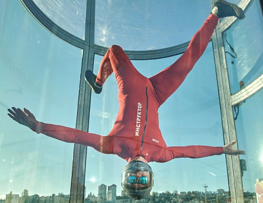 Полёт в аэротрубе  в Сочи. Ultra Подарки. Полёт в аэротрубе  в Сочи. Попробуйте полёт в аэротрубе . Сервис: UltraPodarki.ru 8 800 505 95 30. Полёт в аэротрубе , аэротруба Сочи, полёт Сочи