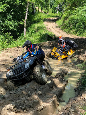 Катание на квадроциклах летом в Томске. Подарочные сертификаты Ultra Подарки. Закажите подарочный сертификат на катание на квадроциклах летом в Томске. Недорогой прокат квадроциклов в подарок для мужчин или парней на день рождения и юбилей. Езда на квадроциклах в летнее время - наслаждение активным отдыхом с друзьями. Сервис UltraPodarki.ru 8 800 505 95 30. Квадроцикл, катание на квадроциклах, прокат квадроциклов, езда на квадроцикле, прокат квадроциклов Томск, катание на квадроциклах летом, катание на квадроциклах осенью, катание на квадроциклах зимой, сертификат на катание на квадроциклах