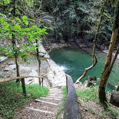 Конная прогулка для двоих в Сочи. Подарочные сертификаты Ultra Подарки. Купить оригинальный подарок или подарочный сертификат на Конная прогулка для двоих в Сочи. Сервис UltraPodarki.ru 8-800-505-9530. Катание на лошадях, Прогулка на лошади, Прогулка на лошадях для двоих, Конная прогулка для двоих, конный клуб, конная прогулка, конная прогулка в горы, конная прогулка в Сочи