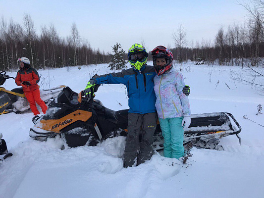 Катание на снегоходах в Сочи в подарок. Сервис Ultra Подарки
. Подарочный сертификат на катание на снегоходах в Сочи с друзьями. Закажите прокат снегоходов в подарок для мужчины по привлекательным ценам. Живописные маршруты для езды на снегоходах это отличная возможность активного отдыха. Сервис UltraPodarki.ru 8 800 505 95 30. катание на снегоходах, подарочный сертификат на катание на снегоходе, прокат снегоходов, прокат снегоходов Сочи, катание на снегоходах Сочи, езда на снегоходе