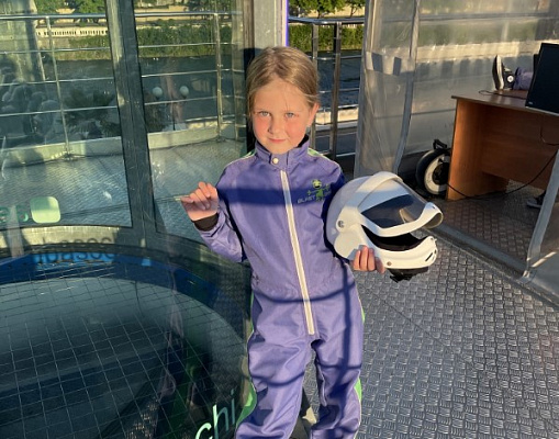 Полёт в аэротрубе  в Сочи. Ultra Подарки. Полёт в аэротрубе  в Сочи. Попробуйте полёт в аэротрубе . Сервис: UltraPodarki.ru 8 800 505 95 30. Полёт в аэротрубе , аэротруба Сочи, полёт Сочи